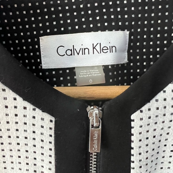 Calvin Klein Blazer with Black and Cream Pattern - Picture 5 of 6
